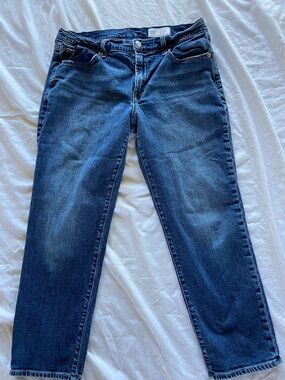 GAP Women’s Girlfriend Mid Rise jeans - size 8